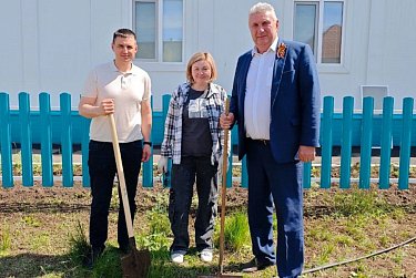 Каждое дерево – символ благодарности героям 